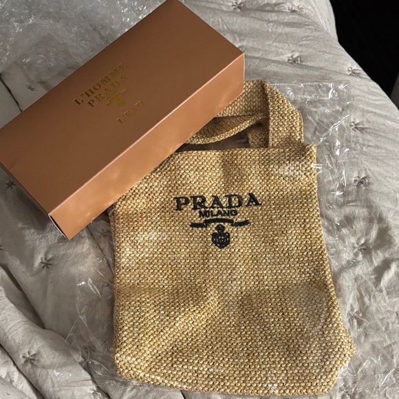 PRADA straw tote bag⭐️Gift with purchase - Picture 1 of 6
